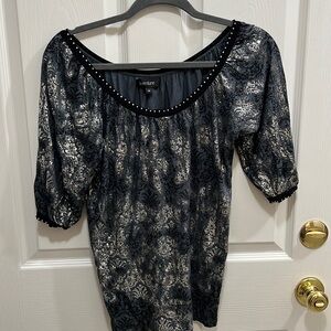 Karen Kane top size medium